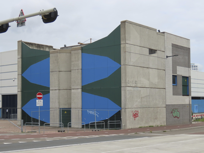 908283 Afbeelding van een figuratieve muurschildering op een transformatorhuis van de Jaarbeurs, op de hoek van de Van ...